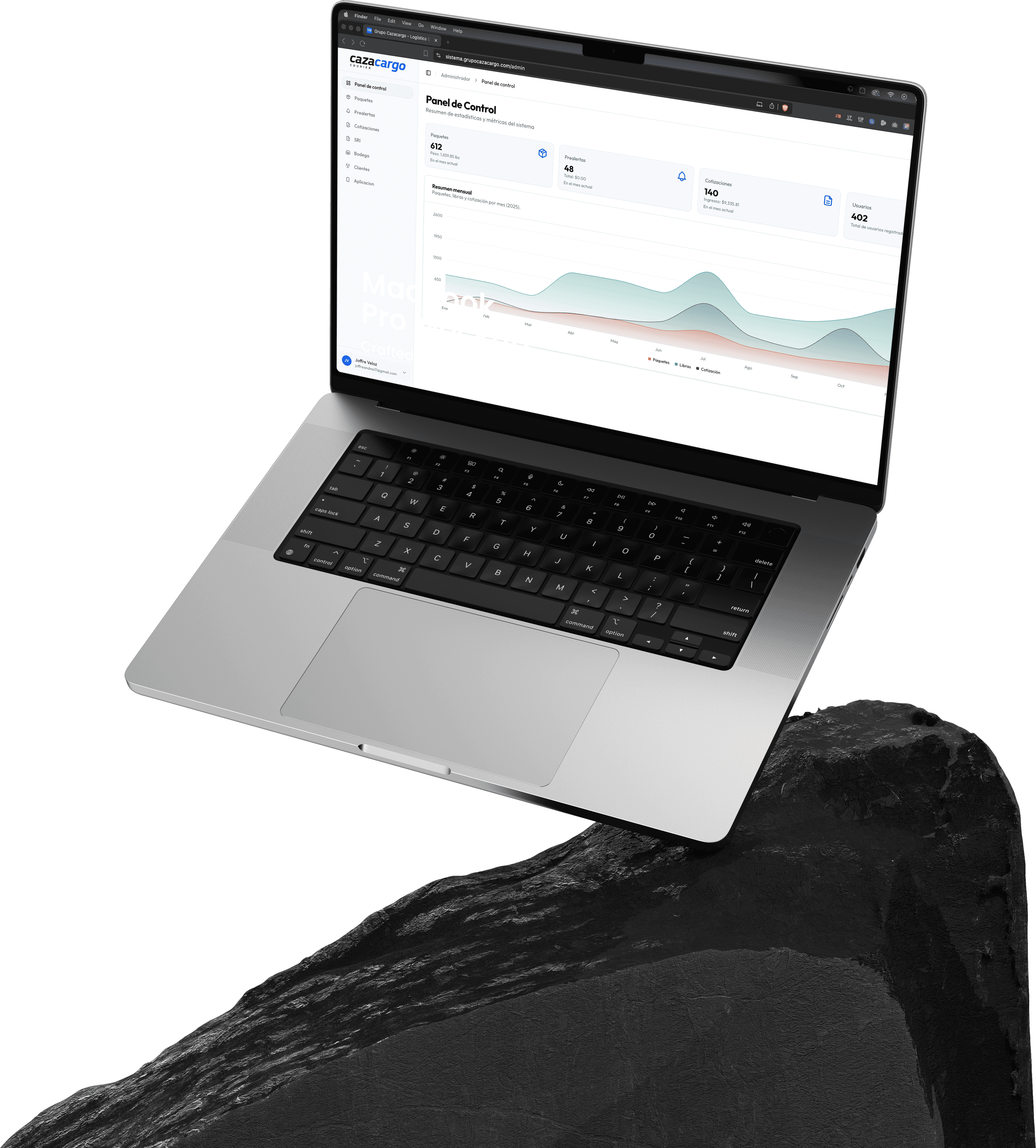 Mockup de producto en laptop — CazaCargo